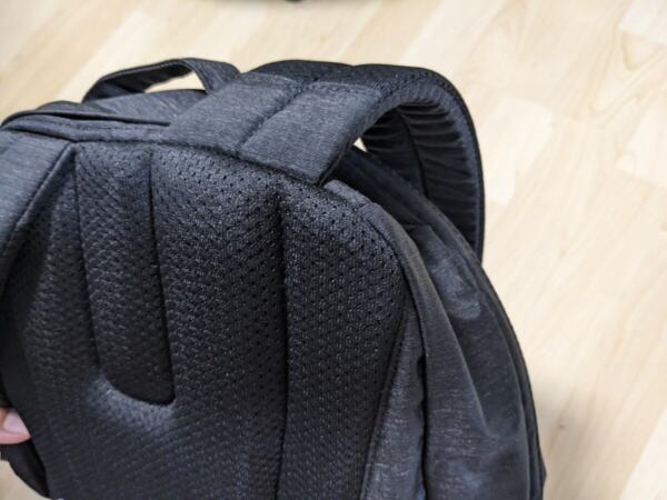 SUIU18のバックパネル